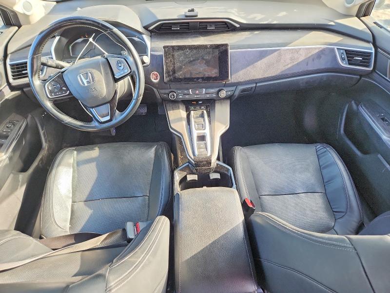 Photo 8 from auction – 2018 HONDA CLARITY TO with VIN JHMZC5F36JC016473