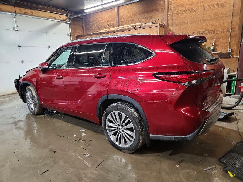 Фото 2 с аукциона – 2022 TOYOTA HIGHLANDER с VIN 5TDEBRCH5NS080857