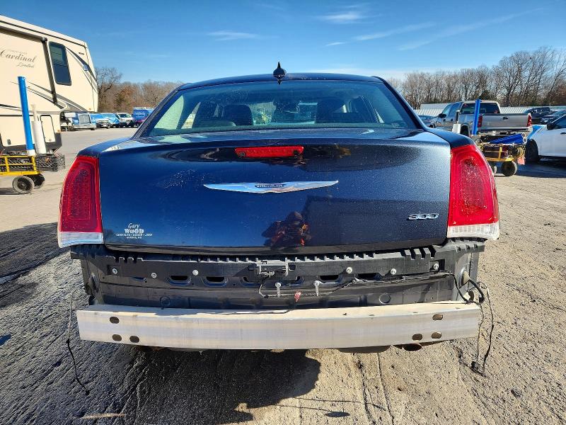 Photo 6 from auction – 2016 CHRYSLER 300 LIMITE with VIN 2C3CCAAG2GH243714