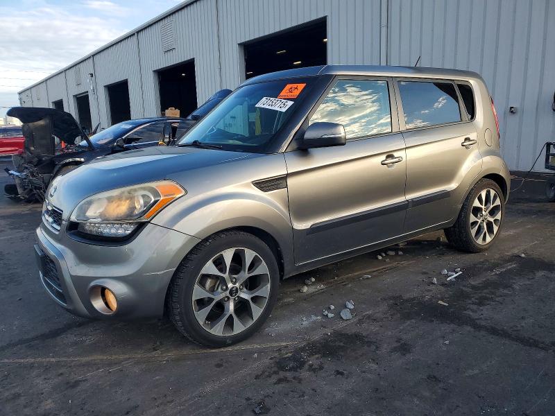 KIA SOUL + 2013 with VIN KNDJT2A66D7501353 - Photo from auction