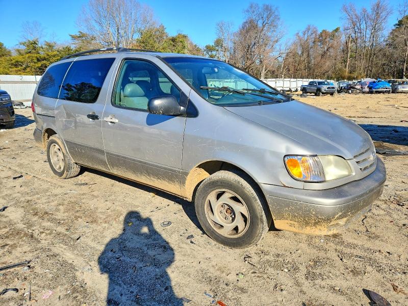 Photo 4 from auction – 2002 TOYOTA SIENNA LE with VIN 4T3ZF13C62U445231