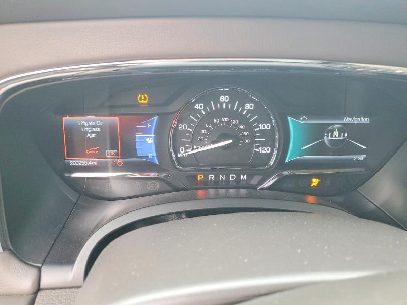 Photo 9 from auction – 2017 LINCOLN NAVIGATOR with VIN 5LMJJ2LT0HEL06836