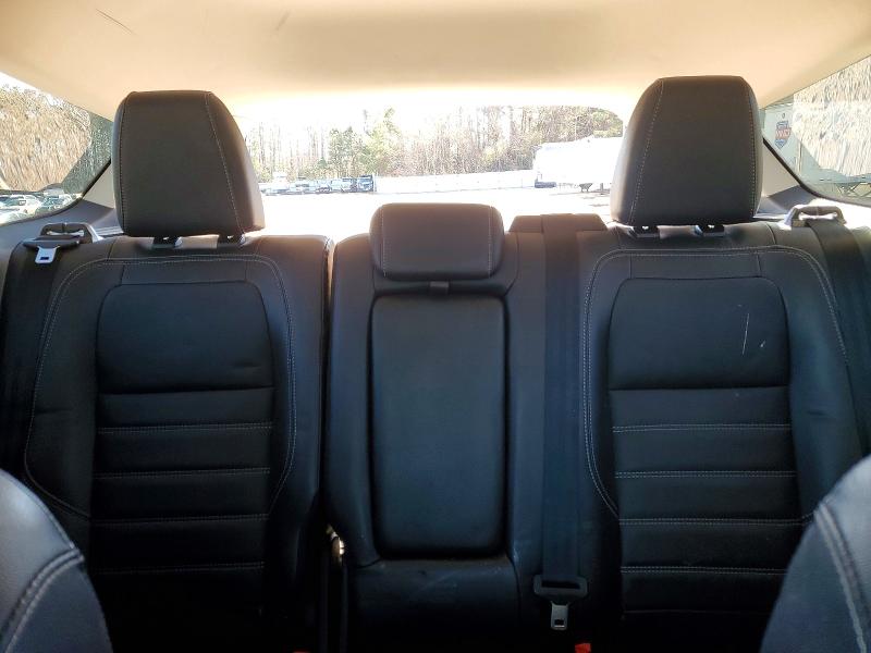 Photo 10 from auction – 2018 FORD ESCAPE SEL with VIN 1FMCU0HD9JUC13768