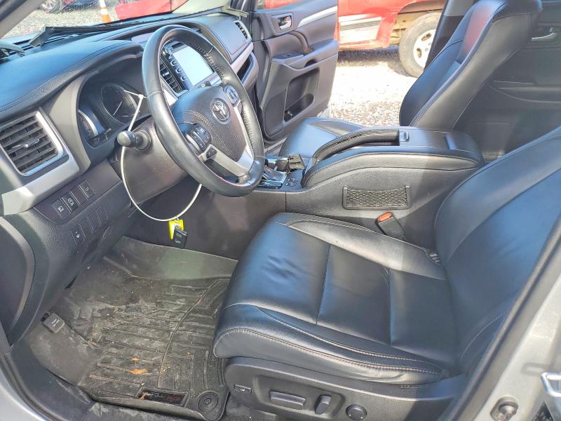 Photo 7 from auction – 2018 TOYOTA HIGHLANDER with VIN 5TDJZRFH5JS496617