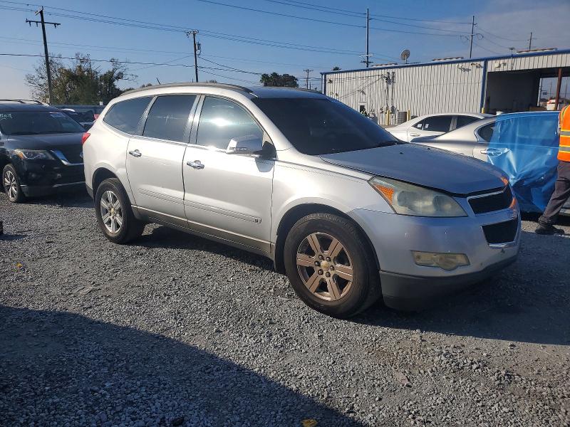 Photo 4 from auction – 2010 CHEVROLET TRAVERSE L with VIN 1GNLRFED7AS107111