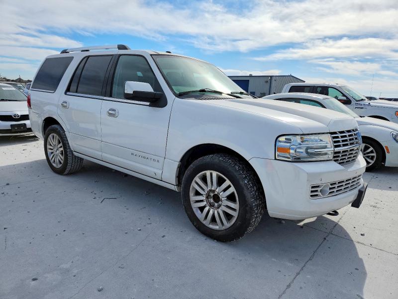 Photo 4 from auction – 2011 LINCOLN NAVIGATOR with VIN 5LMJJ2H52BEJ10253