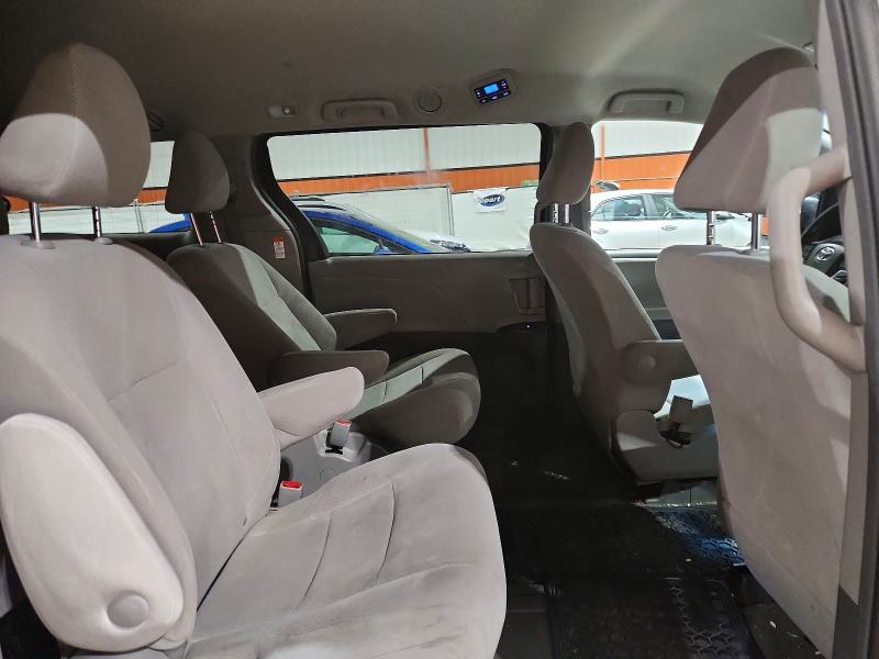Photo 11 from auction – 2017 TOYOTA SIENNA with VIN 5TDZZ3DC6HS772921