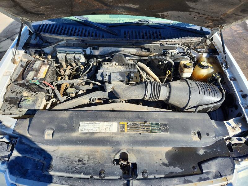Снимка 12 от търг – 2006 FORD EXPEDITION с VIN 1FMPU18556LA48105