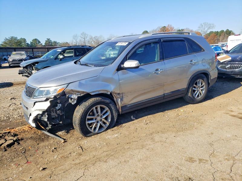 KIA SORENTO LX 2015 with VIN 5XYKTCA62FG566264 - Photo from auction