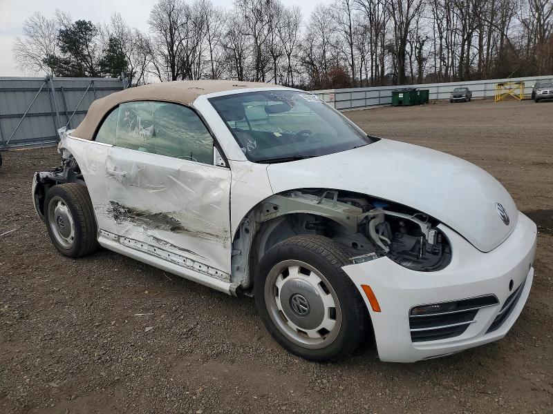 Photo 4 from auction – 2018 VOLKSWAGEN BEETLE with VIN 3VW5DAAT0JM504472
