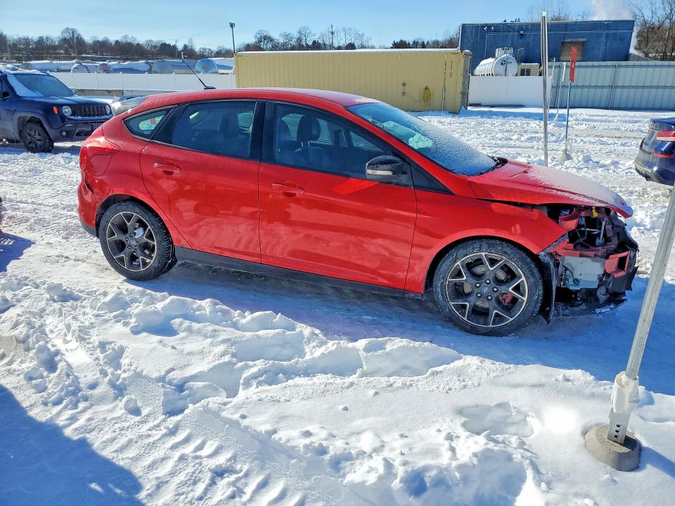 Zdjęcie 4 z aukcji – 2013 FORD FOCUS SE z VIN 1FADP3K2XDL203856