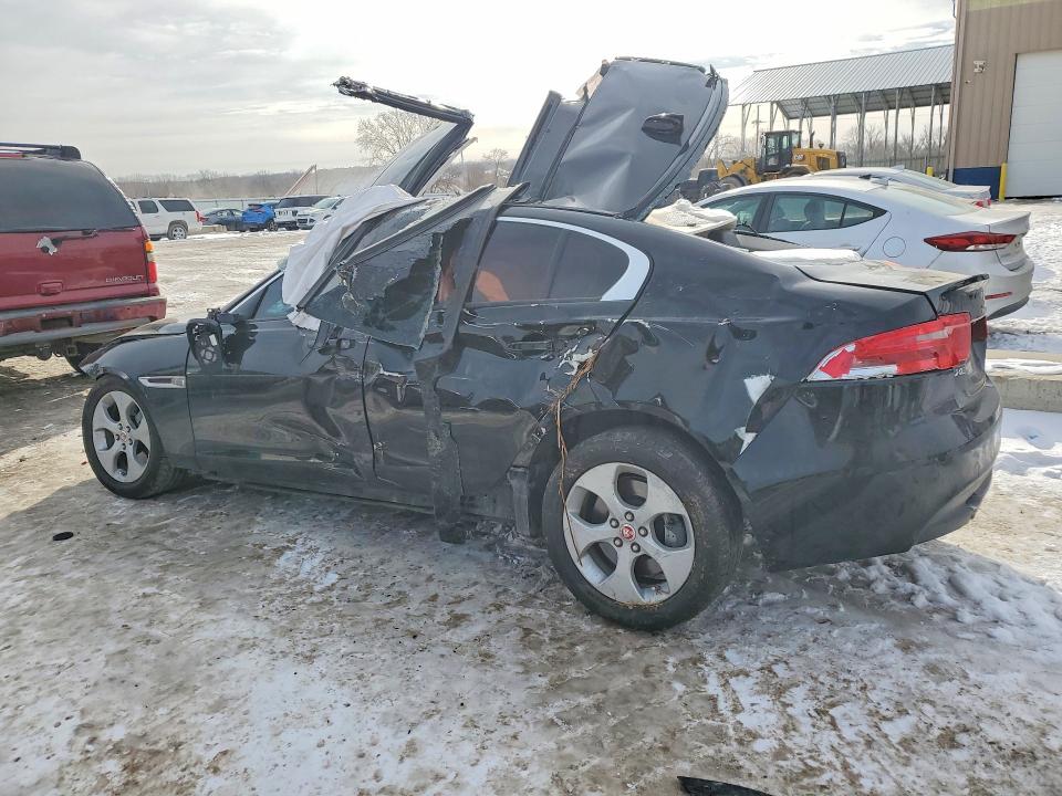 Photo 2 from auction – 2017 JAGUAR XE with VIN SAJAR4BG4HA963888