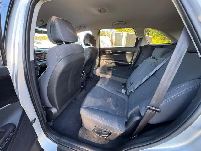 Photo 6 from auction – 2016 KIA SORENTO LX with VIN 5XYPG4A30GG021607