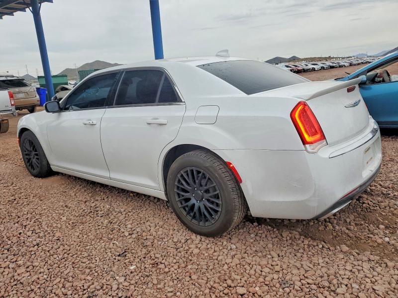 Photo 2 from auction – 2017 CHRYSLER 300 with VIN 2C3CCAAG9HH544353