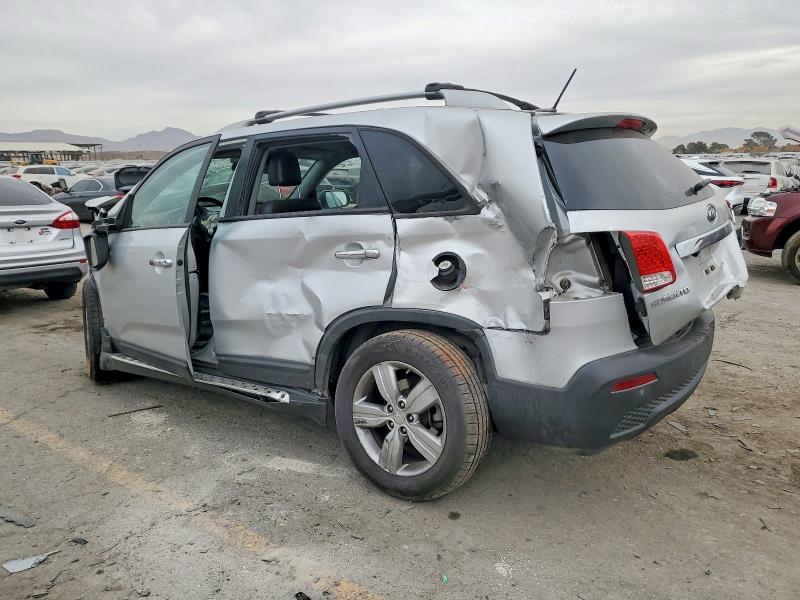 Photo 2 from auction – 2012 KIA SORENTO with VIN 5XYKU3A67CG302448
