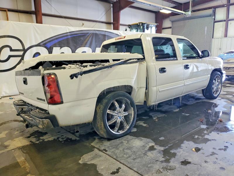 Photo 3 from auction – 2005 CHEVROLET SILVERADO with VIN 2GCEC13T551380330