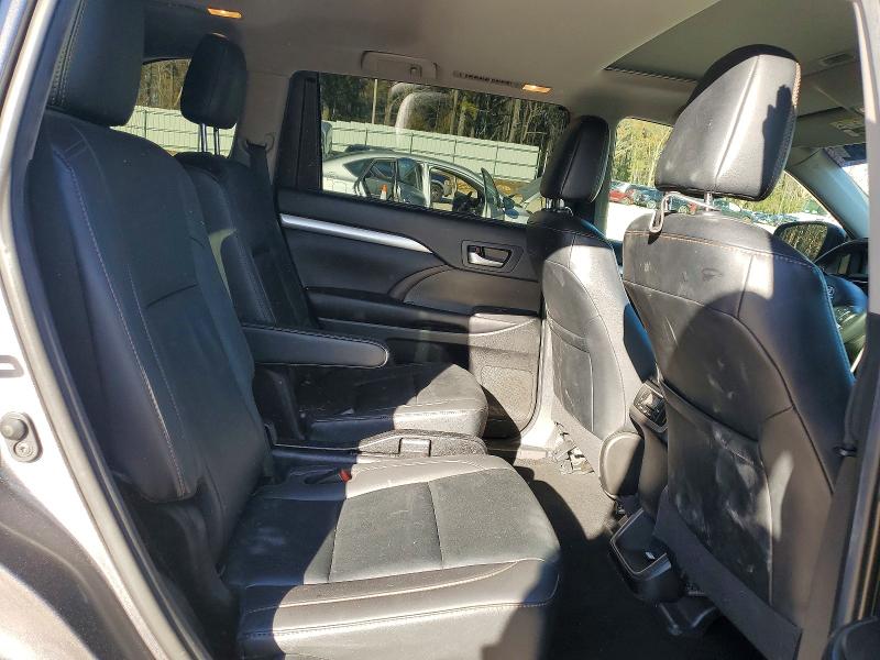 Photo 11 from auction – 2019 TOYOTA HIGHLANDER with VIN 5TDKZRFH8KS572742