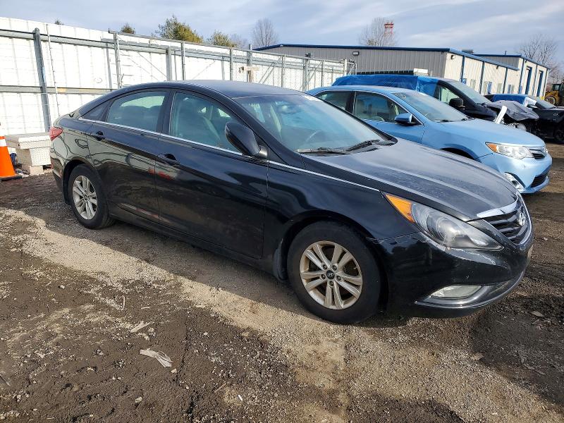 Photo 4 from auction – 2013 HYUNDAI SONATA with VIN 5NPEB4AC6DH776240