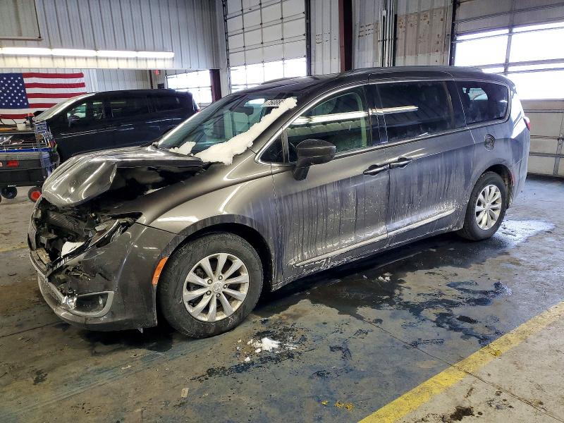 CHRYSLER PACIFICA T 2018 with VIN 2C4RC1BG8JR290347 - Photo from auction