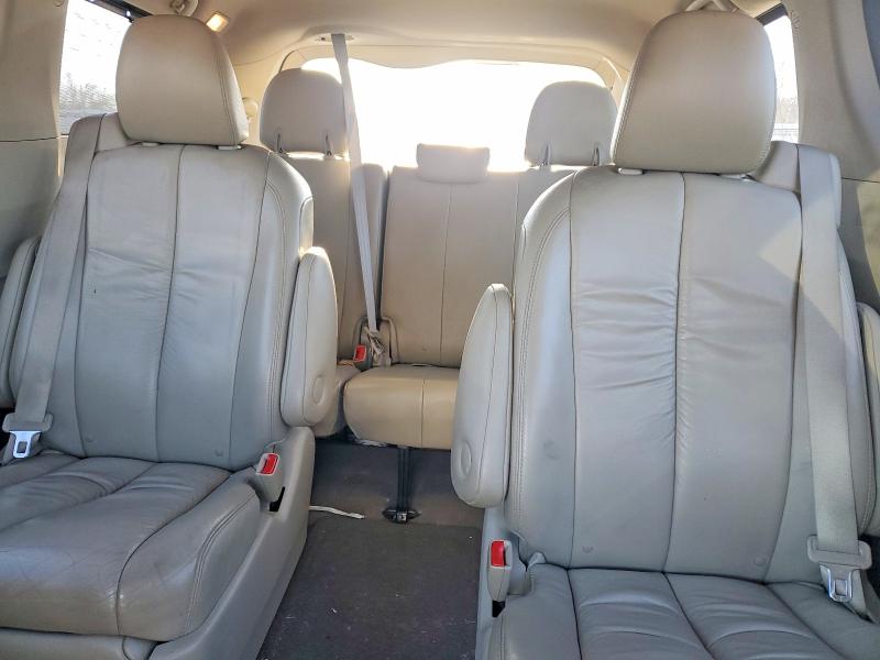 Photo 10 from auction – 2011 TOYOTA SIENNA XLE with VIN 5TDDK3DC9BS019082
