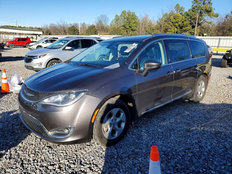 CHRYSLER PACIFICA 2017 with VIN 2C4RC1EG0HR679408 - Photo from auction