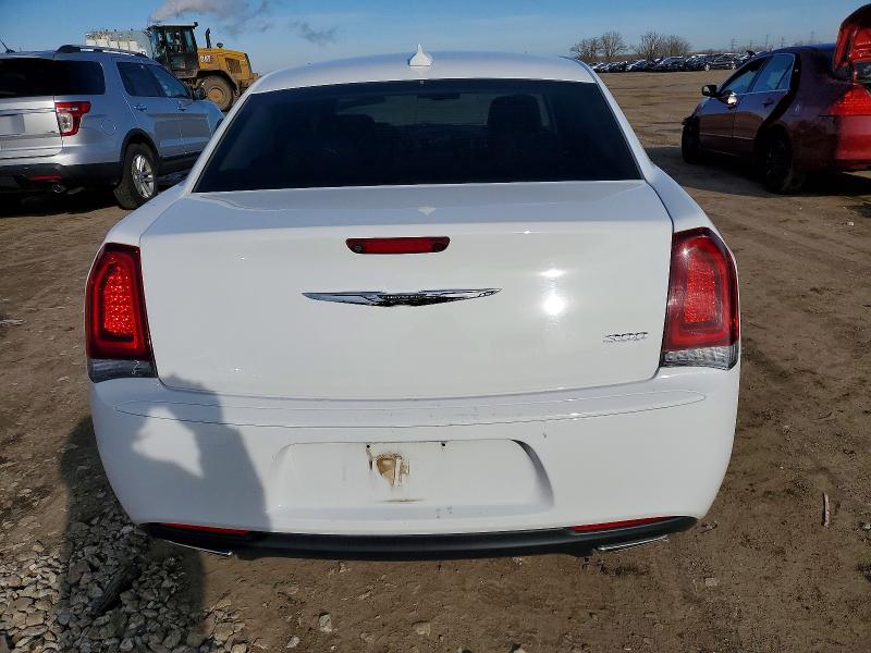 Photo 6 from auction – 2018 CHRYSLER 300 TOURIN with VIN 2C3CCAAG2JH340354