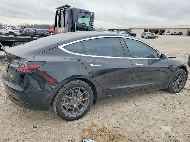 Photo 3 from auction – 2019 TESLA MODEL 3 with VIN 5YJ3E1EB1KF390660