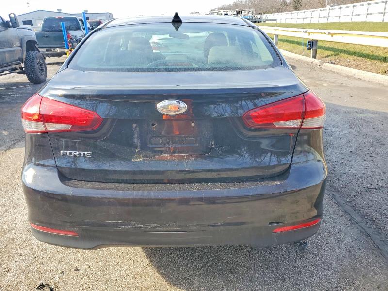 Photo 6 from auction – 2017 KIA FORTE LX with VIN 3KPFK4A72HE137855