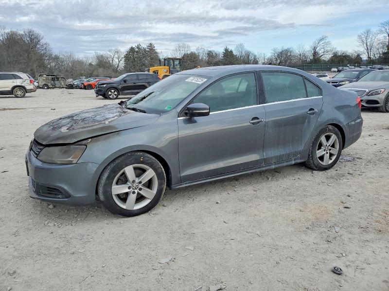 VOLKSWAGEN JETTA TDI 2014 with VIN 3VWLL7AJXEM395729 - Photo from auction