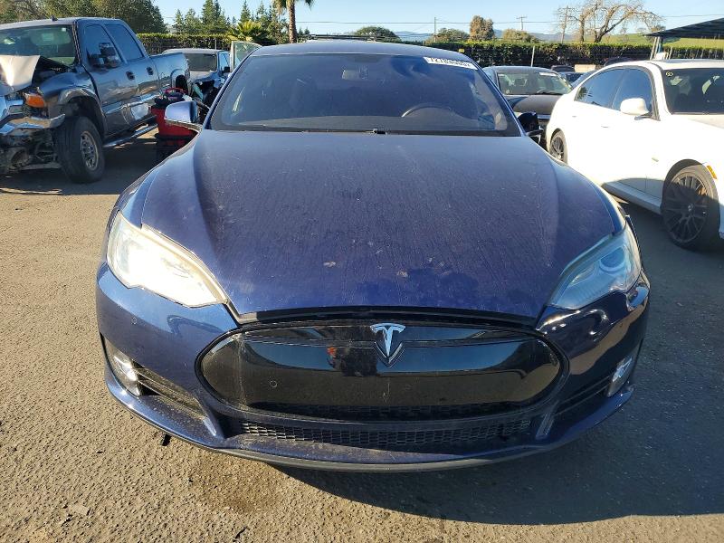 Photo 5 from auction – 2014 TESLA MODEL S with VIN 5YJSA1H1XEFP33397