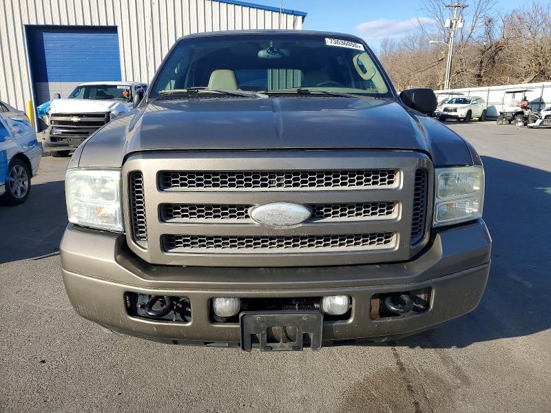 Photo 5 from auction – 2005 FORD EXCURSION with VIN 1FMNU42P35EC66338