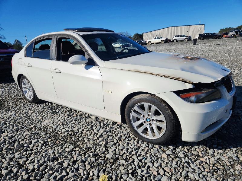 Photo 4 from auction – 2006 BMW 325 with VIN WBAVB13576KX48459