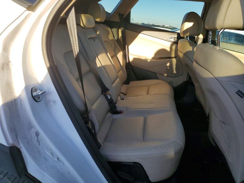 Photo 11 from auction – 2017 HYUNDAI TUCSON with VIN KM8J33A40HU529012