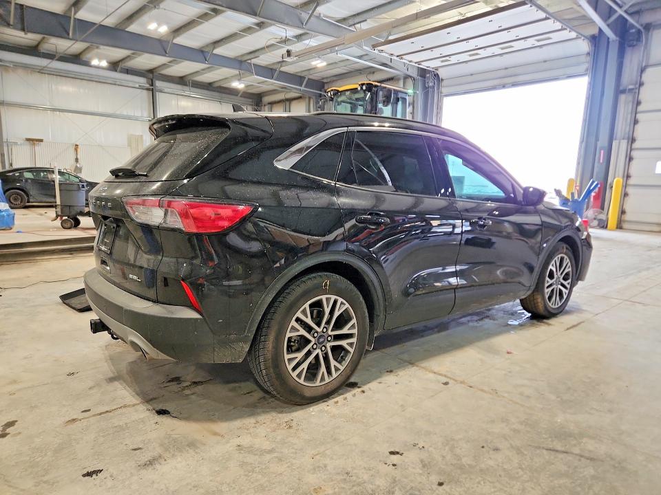 Photo 3 from auction – 2021 FORD ESCAPE with VIN 1FMCU0CZ8MUB16911