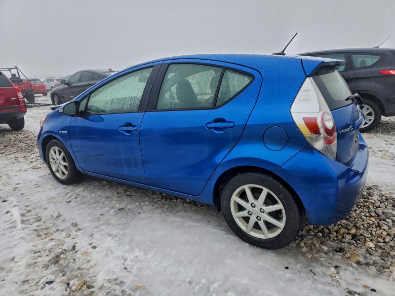 Photo 2 from auction – 2014 TOYOTA PRIUS C with VIN JTDKDTB32E1061003