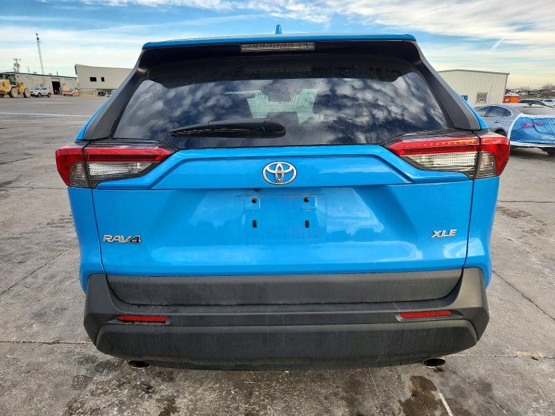 Photo 6 from auction – 2021 TOYOTA RAV4 XLE with VIN 2T3W1RFV2MW154855