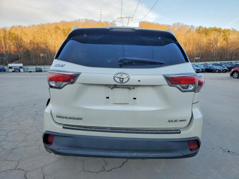 Photo 6 from auction – 2016 TOYOTA HIGHLANDER with VIN 5TDJKRFH7GS312579