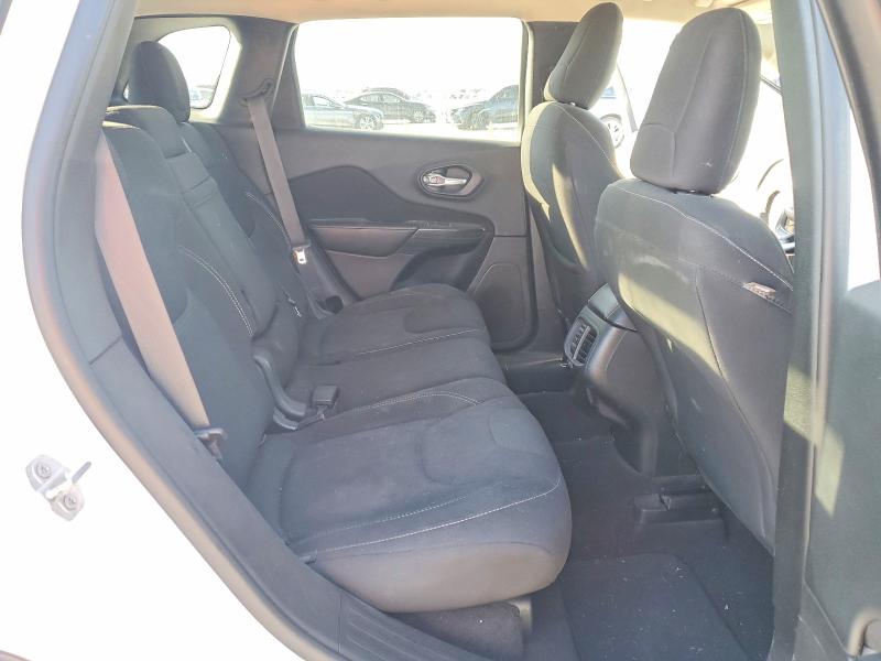 Photo 11 from auction – 2016 JEEP CHEROKEE L with VIN 1C4PJLCB2GW230575