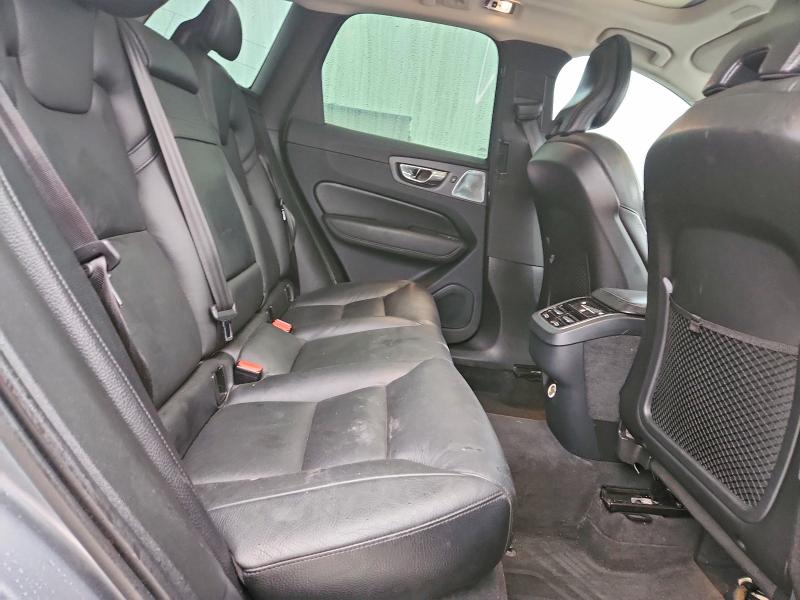 Photo 10 from auction – 2019 VOLVO XC60 T6 IN with VIN LYVA22RL1KB316763