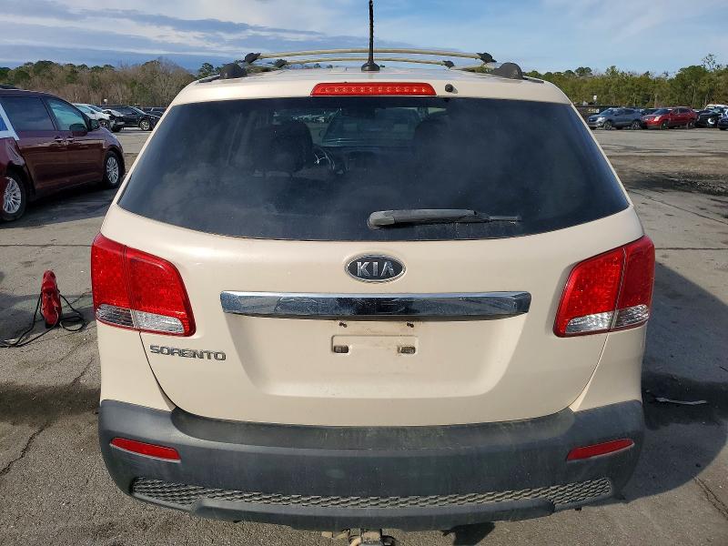 Photo 6 from auction – 2011 KIA SORENTO with VIN 5XYKT3A16BG045482