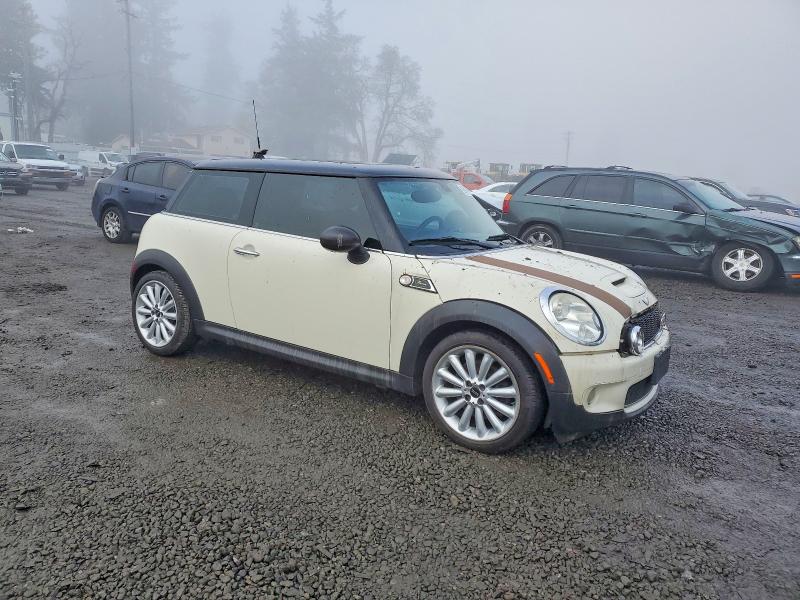 Photo 4 from auction – 2010 MINI COOPER S with VIN WMWMF7C58ATZ70739