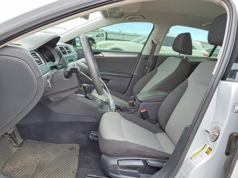 Photo 7 from auction – 2017 VOLKSWAGEN JETTA S with VIN 3VW2B7AJ4HM329311