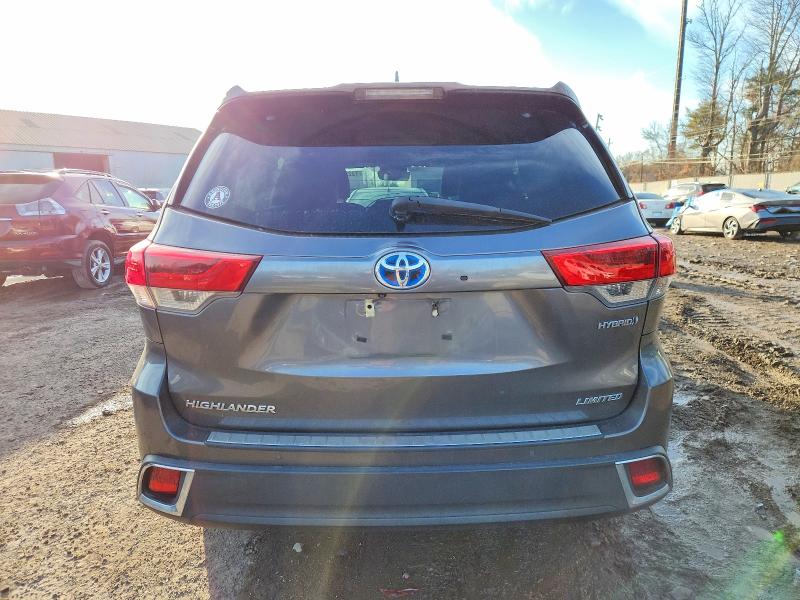 Photo 6 from auction – 2017 TOYOTA HIGHLANDER with VIN 5TDDGRFH5HS027332