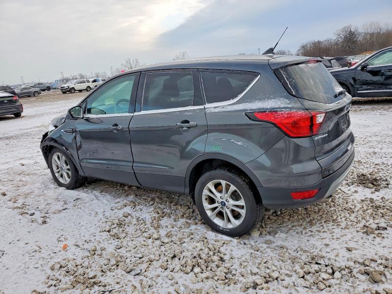 Photo 2 from auction – 2019 FORD ESCAPE SE with VIN 1FMCU9GD9KUC50617