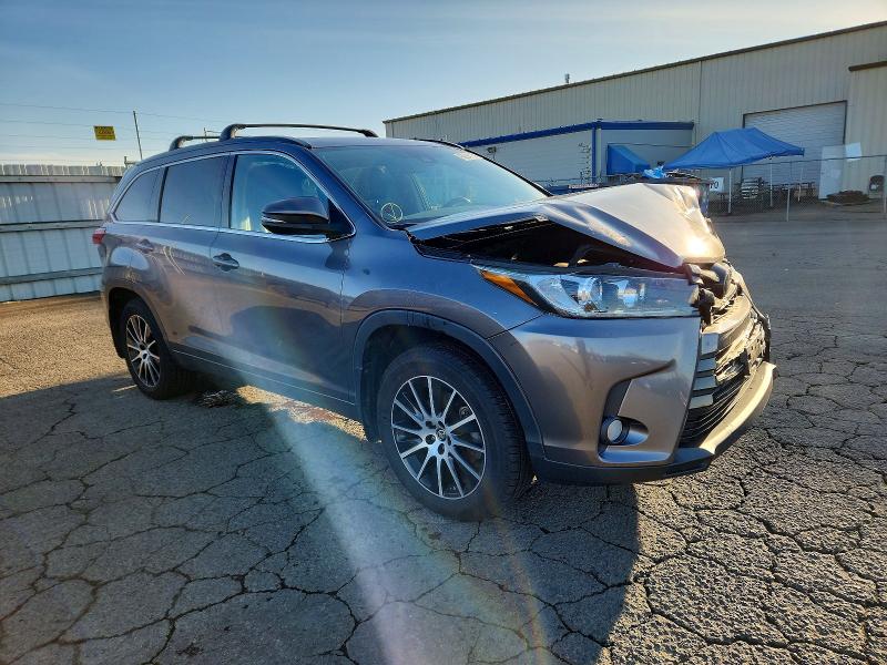 Photo 4 from auction – 2018 TOYOTA HIGHLANDER with VIN 5TDJZRFH3JS536404
