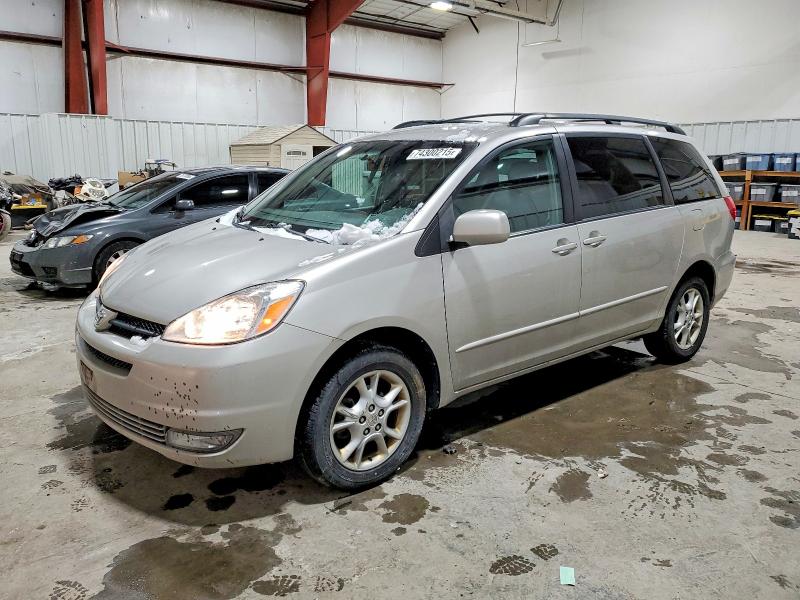 TOYOTA SIENNA XLE 2004 with VIN 5TDBA22C64S005859 - Photo from auction