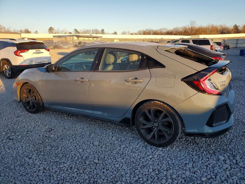 Photo 2 from auction – 2017 HONDA CIVIC SPOR with VIN SHHFK7G40HU205156