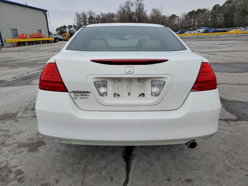 Photo 6 from auction – 2006 HONDA ACCORD LX with VIN JHMCM56406C003401