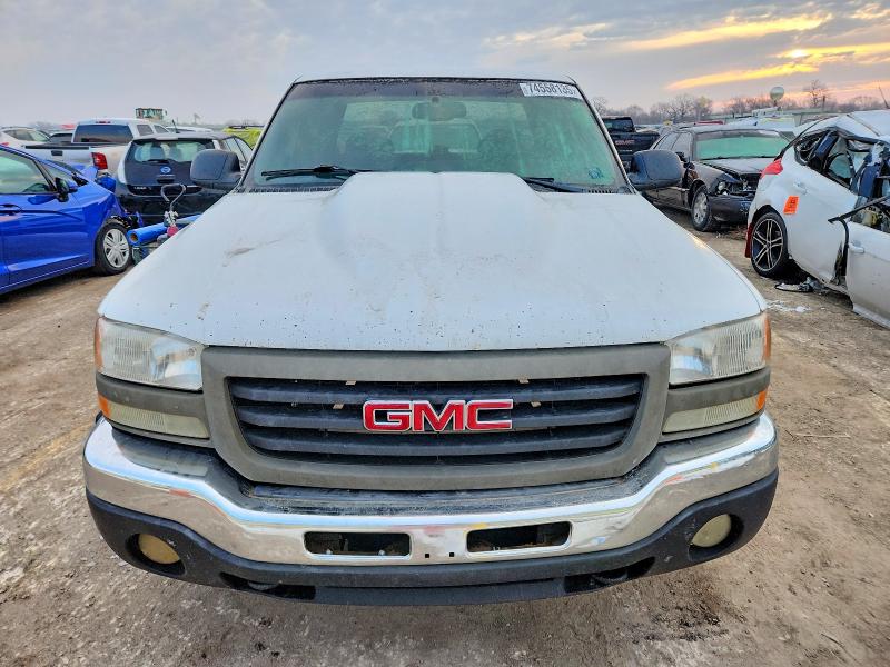 Photo 5 from auction – 2004 GMC NEW SIERRA with VIN 2GTEC19V641183805
