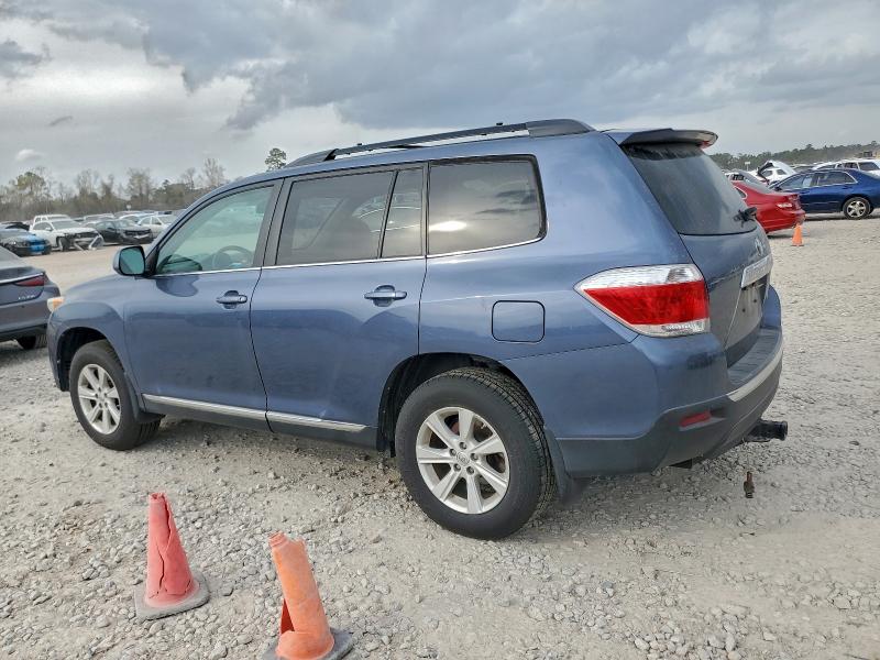 Photo 2 from auction – 2013 TOYOTA HIGHLANDER with VIN 5TDBK3EH0DS198326